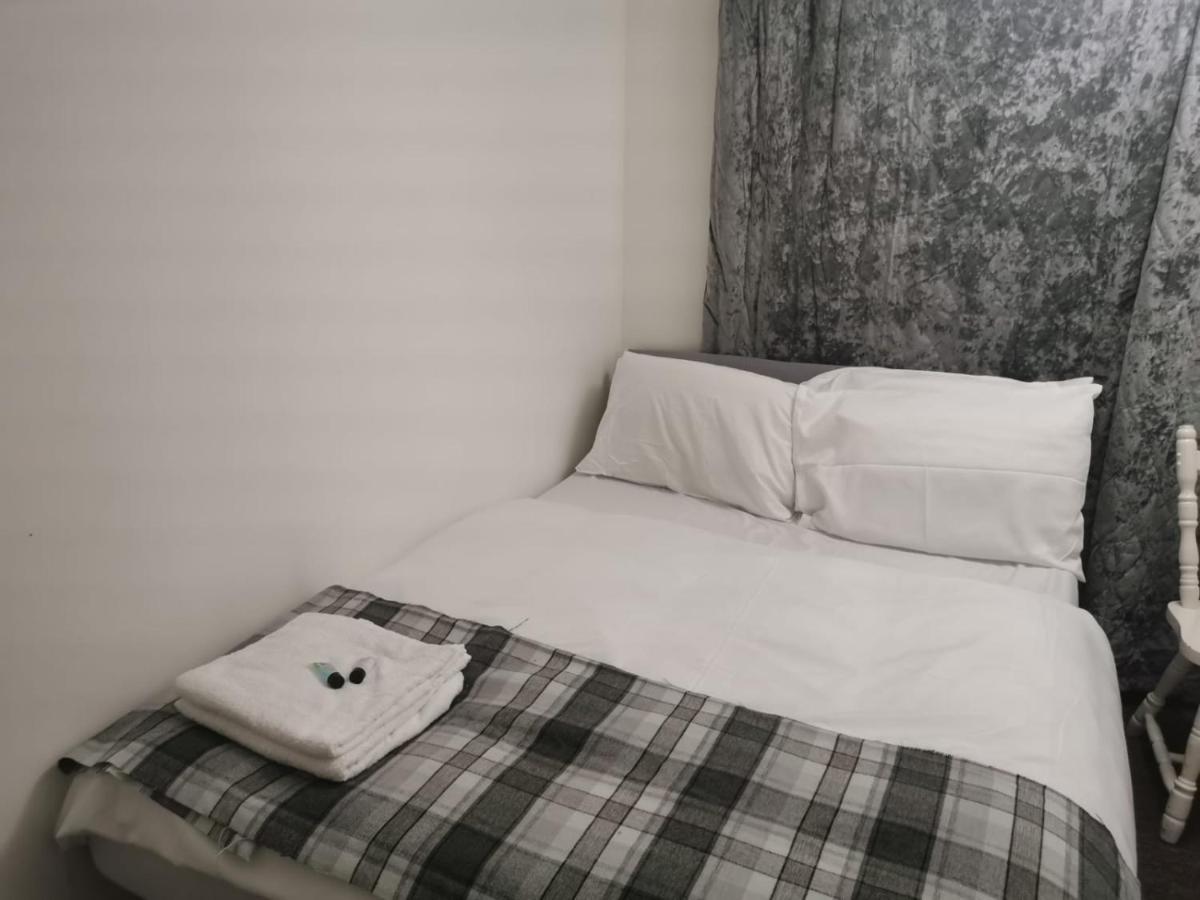 Отель Ella'S Place Лутон Экстерьер фото