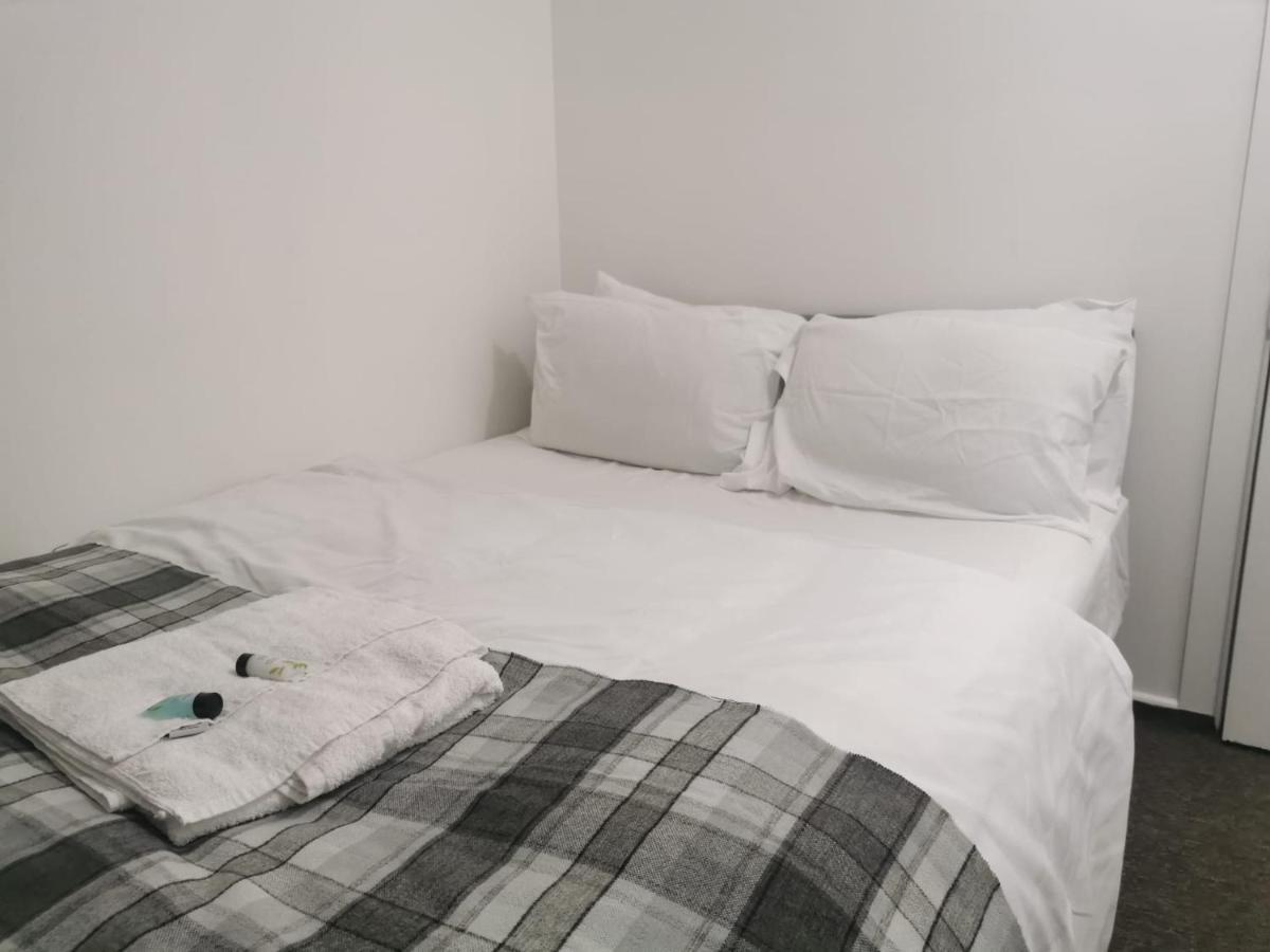 Отель Ella'S Place Лутон Экстерьер фото